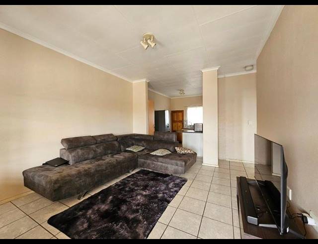 2 BEDROOM TOWNHOUSE FOR SALE IN ERAND GARDENS